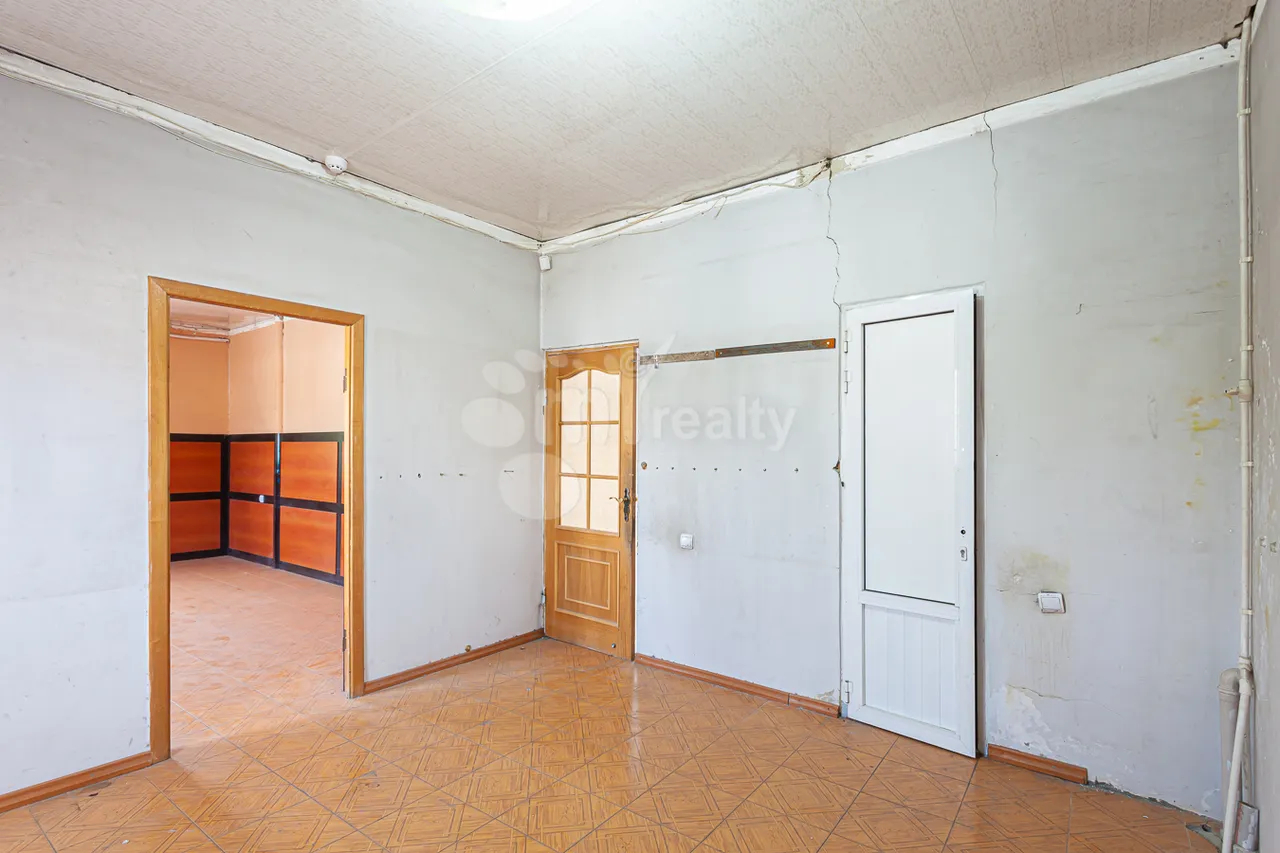 Commercial property for sale Bashinjaxyan St, Adshapnjak Yerevan, 160330