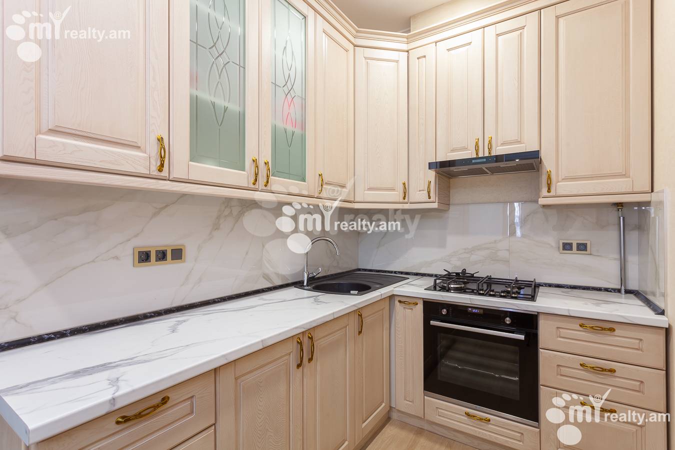 3 bedroom apartment for rent Ler. Kamsar St, Center Yerevan, 147265