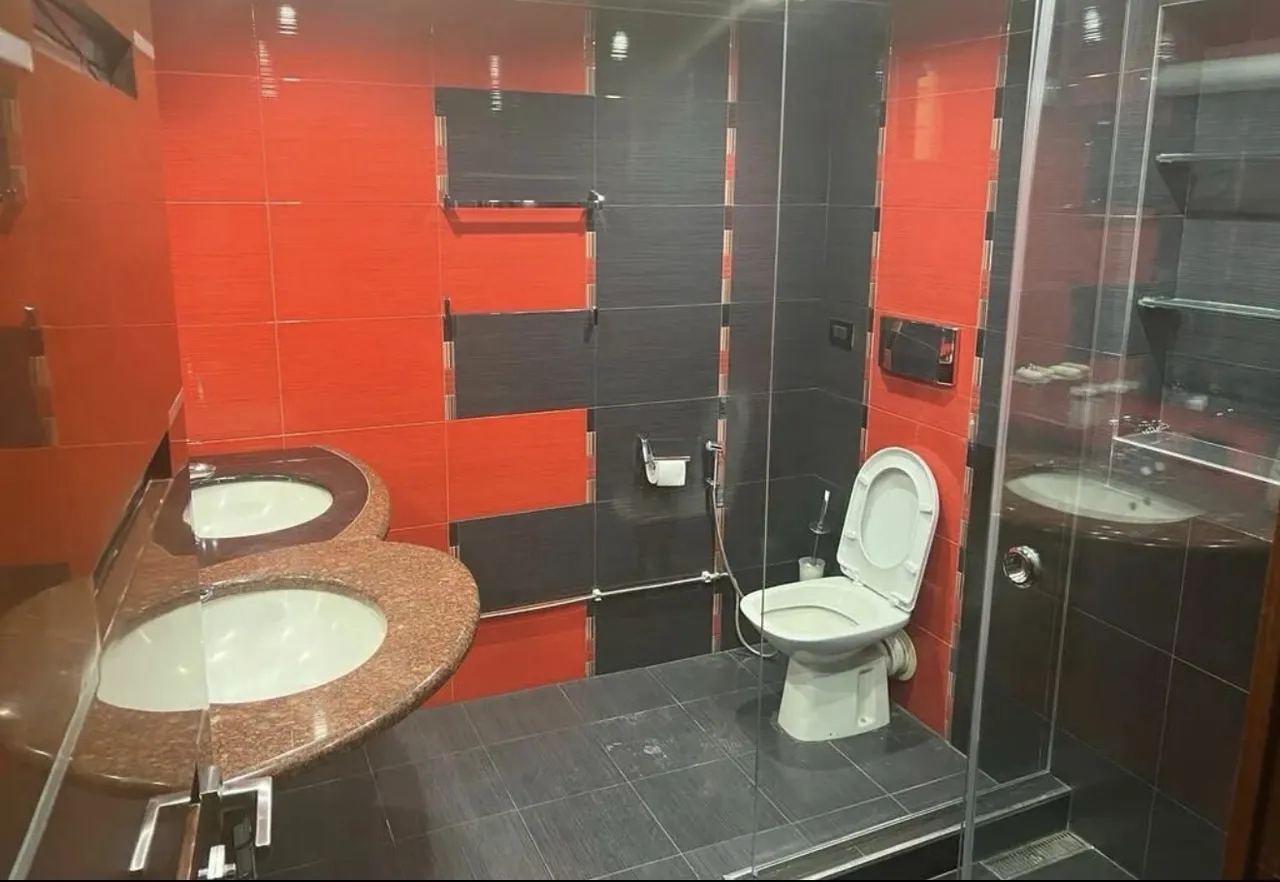 3 սենյականոց բնակարան  Նալբանդյան փող, Կենտրոն Երևան, 158398