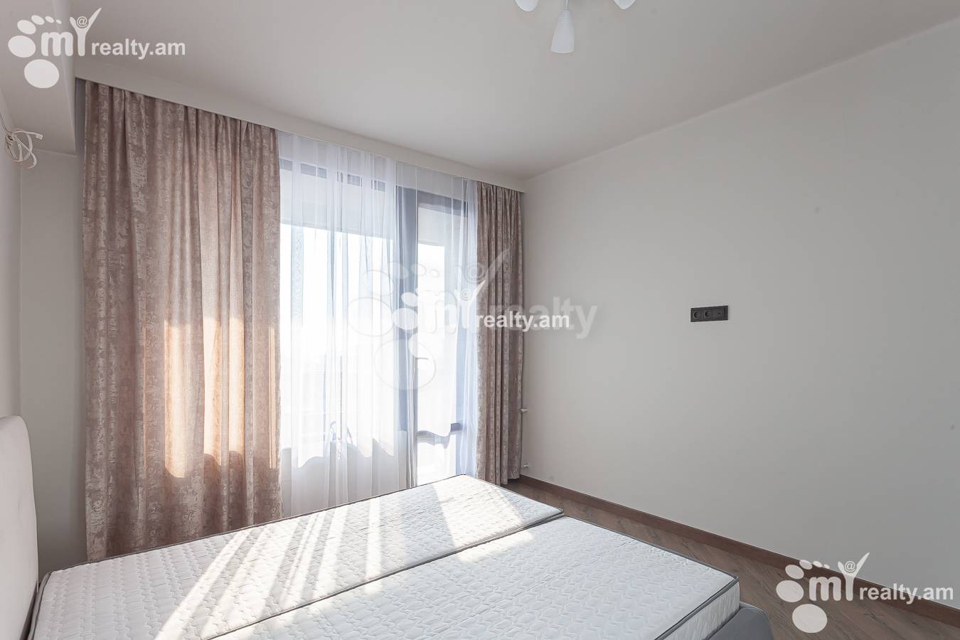 3 bedroom apartment for sale خیابان تیگران مِتس, مرکز شهر ایروان, 144305