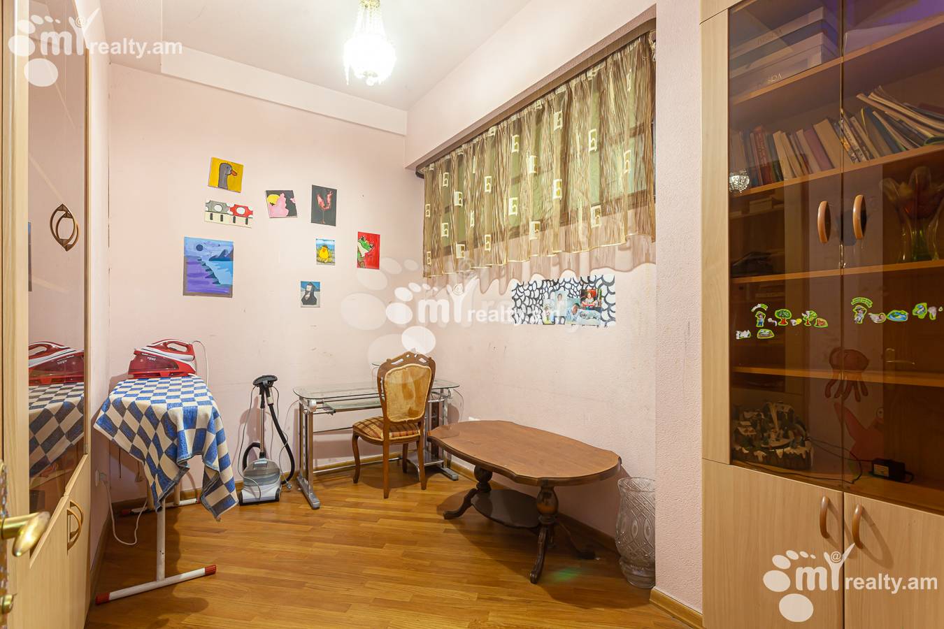 3 սենյականոց բնակարան  Ա.Պետրոսյան փող, Կենտրոն Երևան, 155418