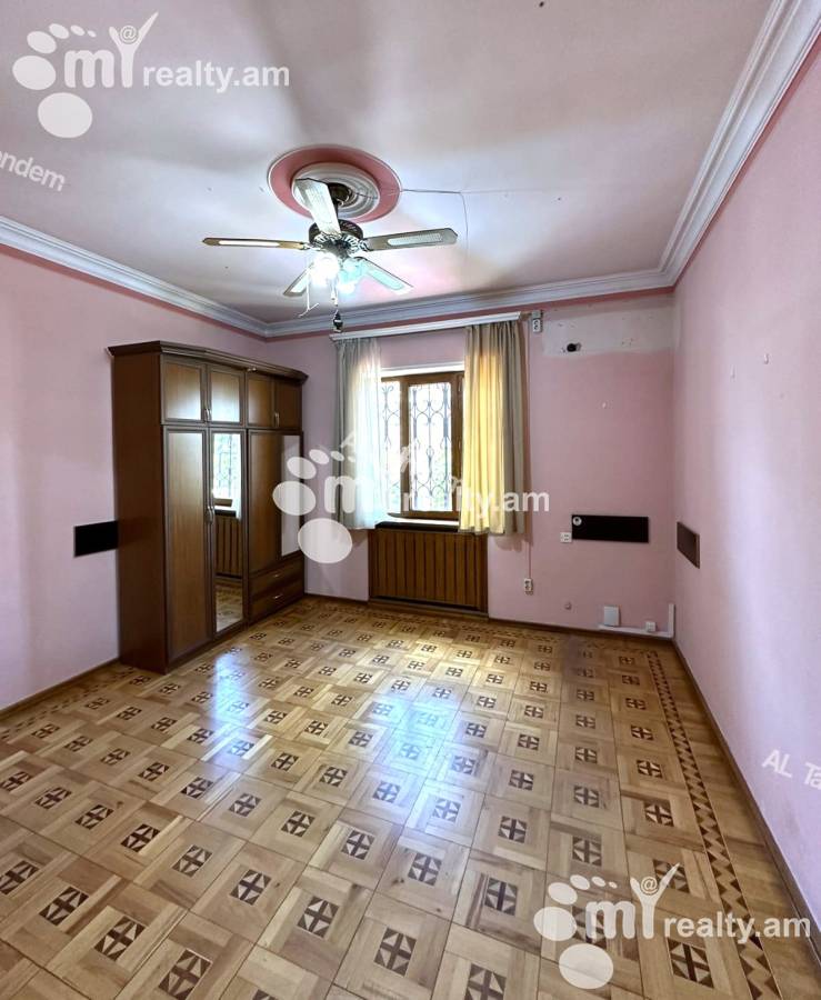 Commercial for rent خیابان باربیوس, عربگیر ایروان, 155229