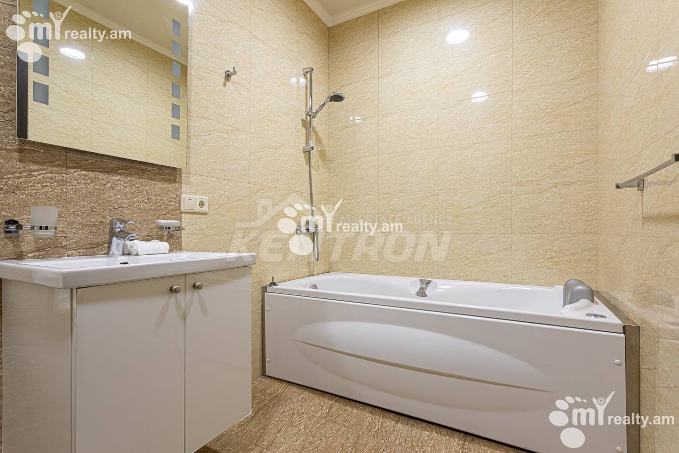 3 սենյականոց բնակարան վարձով Արամի փող, Կենտրոն Երևան, 156277