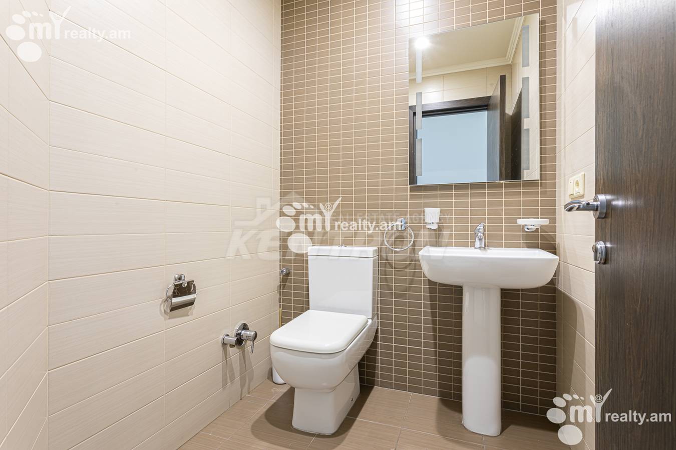 3 սենյականոց բնակարան վարձով Արամի փող, Կենտրոն Երևան, 156277