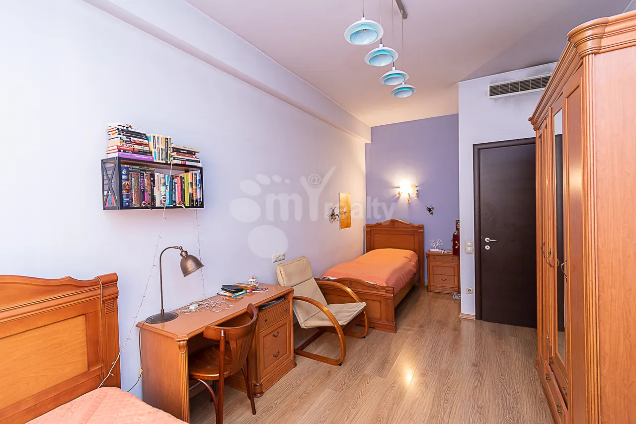 4 bedroom apartment for sale Northern(Hyusisayin)  Ave, Center Yerevan, 161341