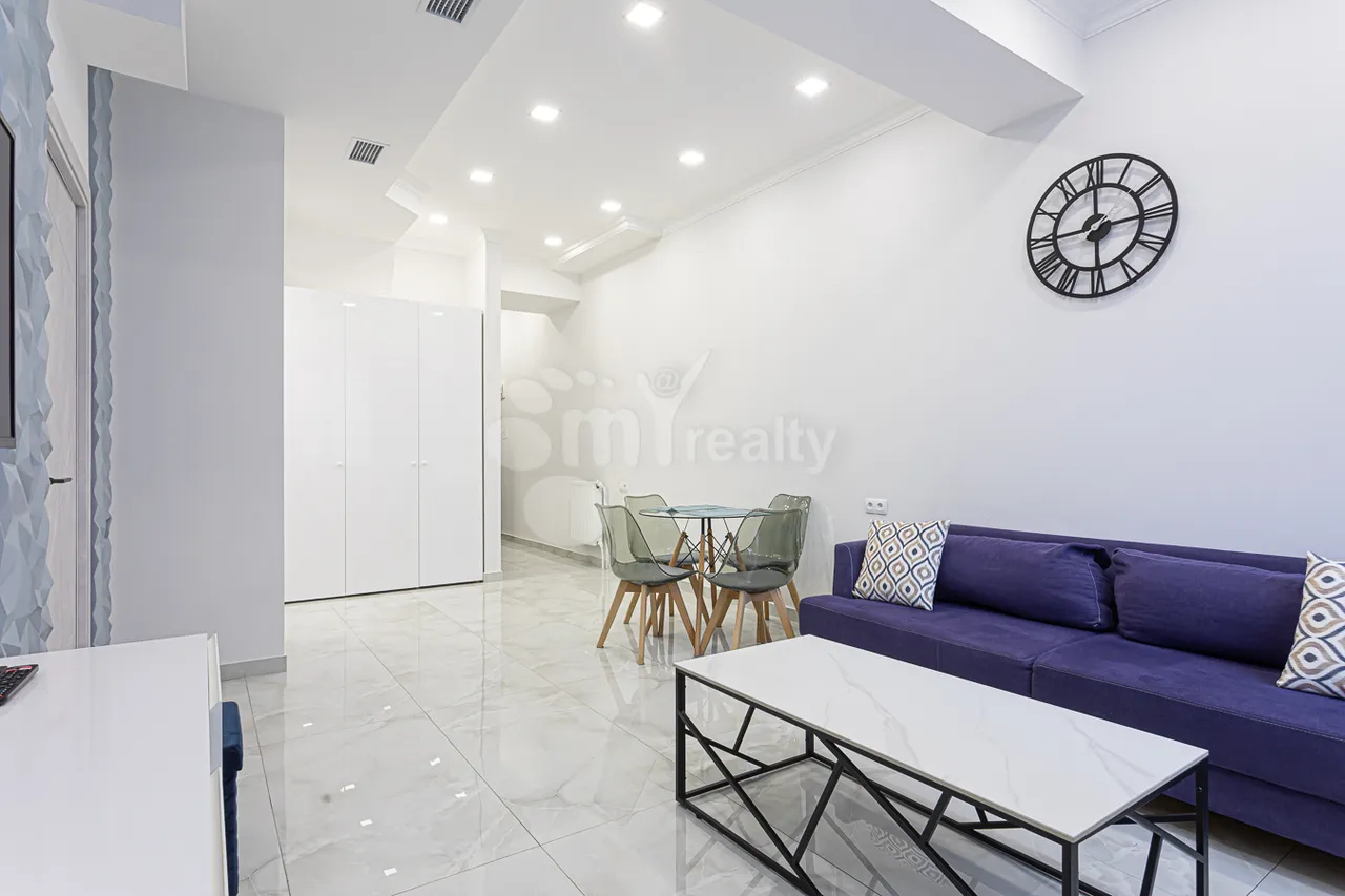 2 սենյականոց բնակարան վարձով Հանրապետության փող, Կենտրոն Երևան, 158041