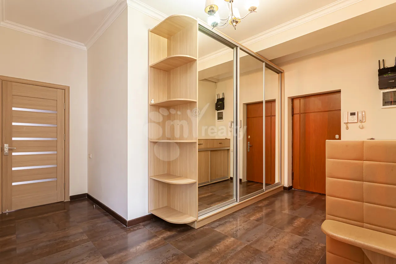 3 bedroom apartment for sale Aram St, Center Yerevan, 157332
