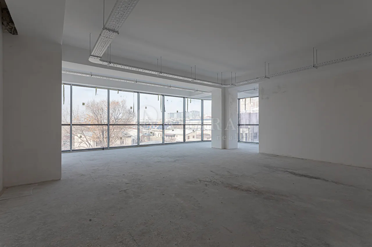 Снять коммерческoе помещение Н. Зарян стр, Арабкир Ереван, 158318