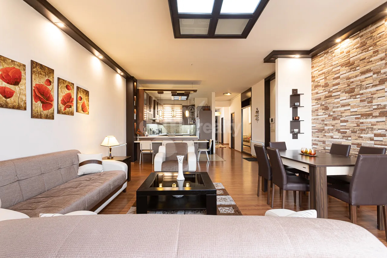 4 bedroom apartment for rent Antarayin St, Center Yerevan, 158534