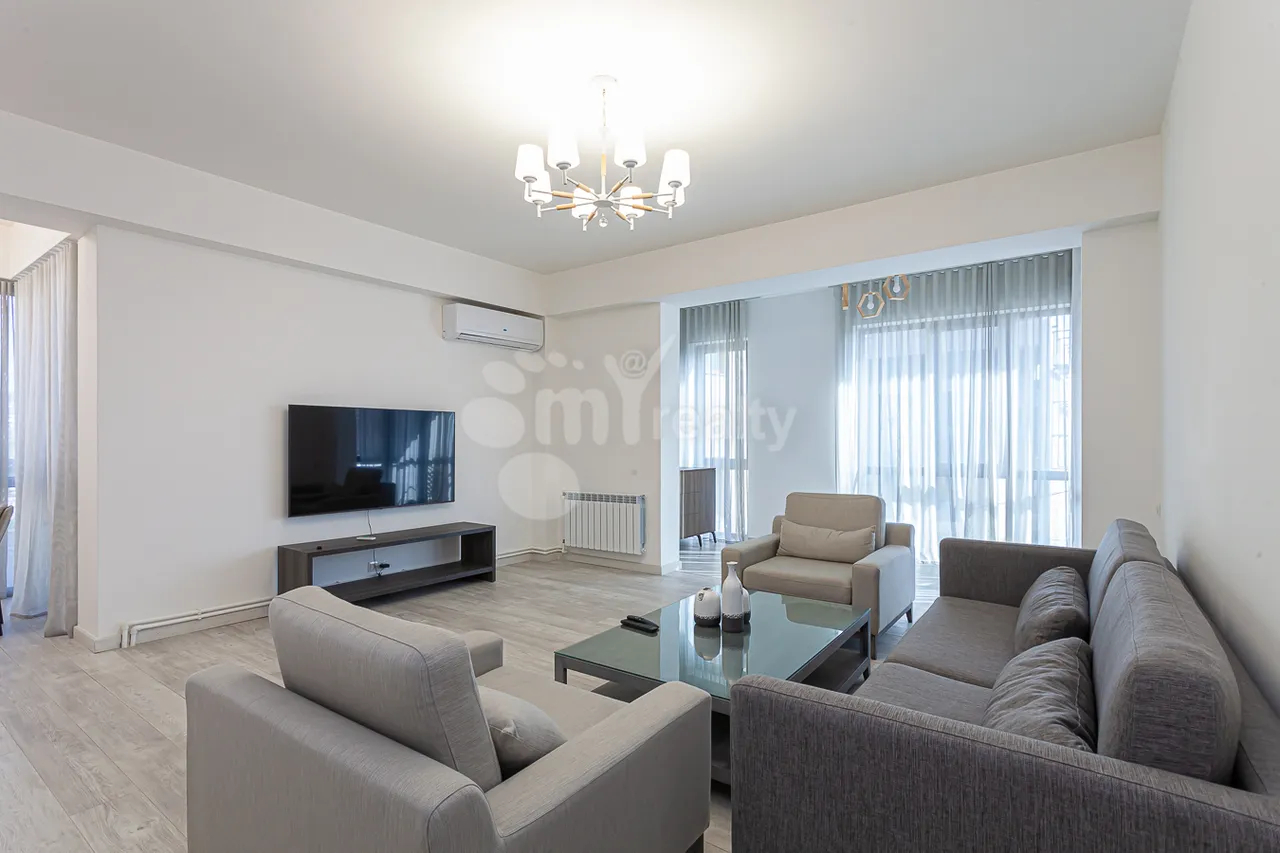 4 bedroom apartment for rent Antarayin St, Center Yerevan, 157525