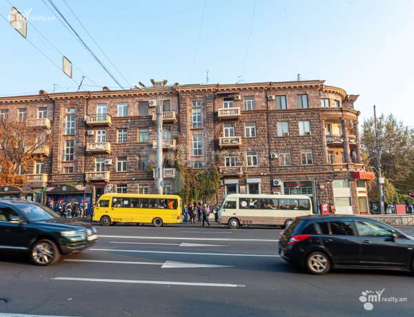 kupit-kvartiru/3-komnatnaya/Abovyan+St/Center/Yerevan