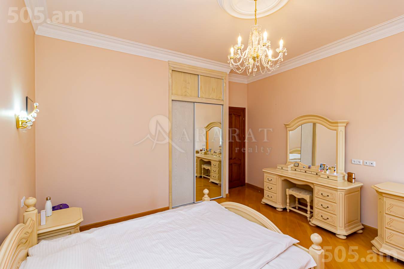 5 bedroom apartment for sale Dzorap St, Center Yerevan, 153331