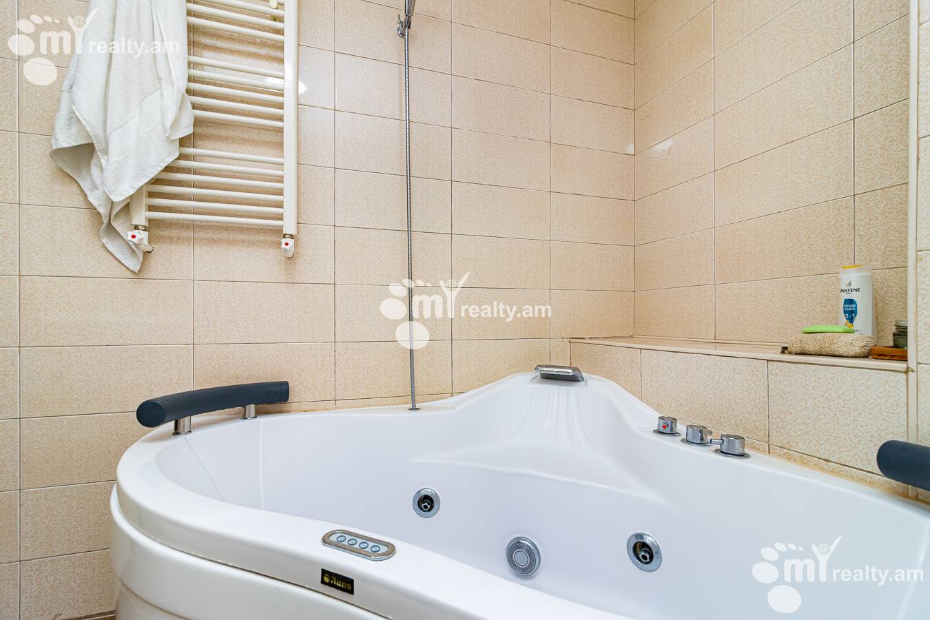 Снять 4 комнатную квартиру Давиташен 4 ый блок, Давташен Ереван, 153319