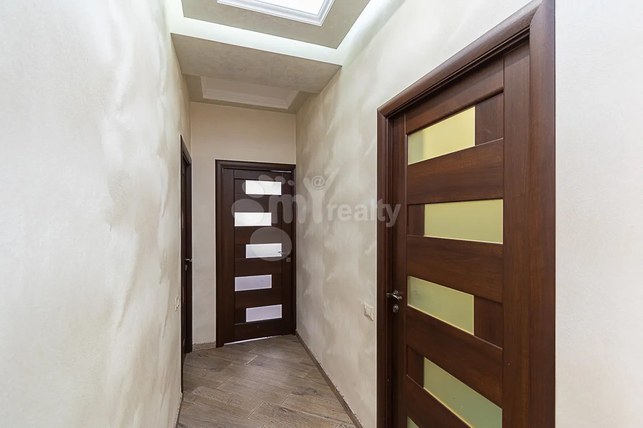 Купить 4 комнатную квартиру Адонц ул, Арабкир Ереван, 159530