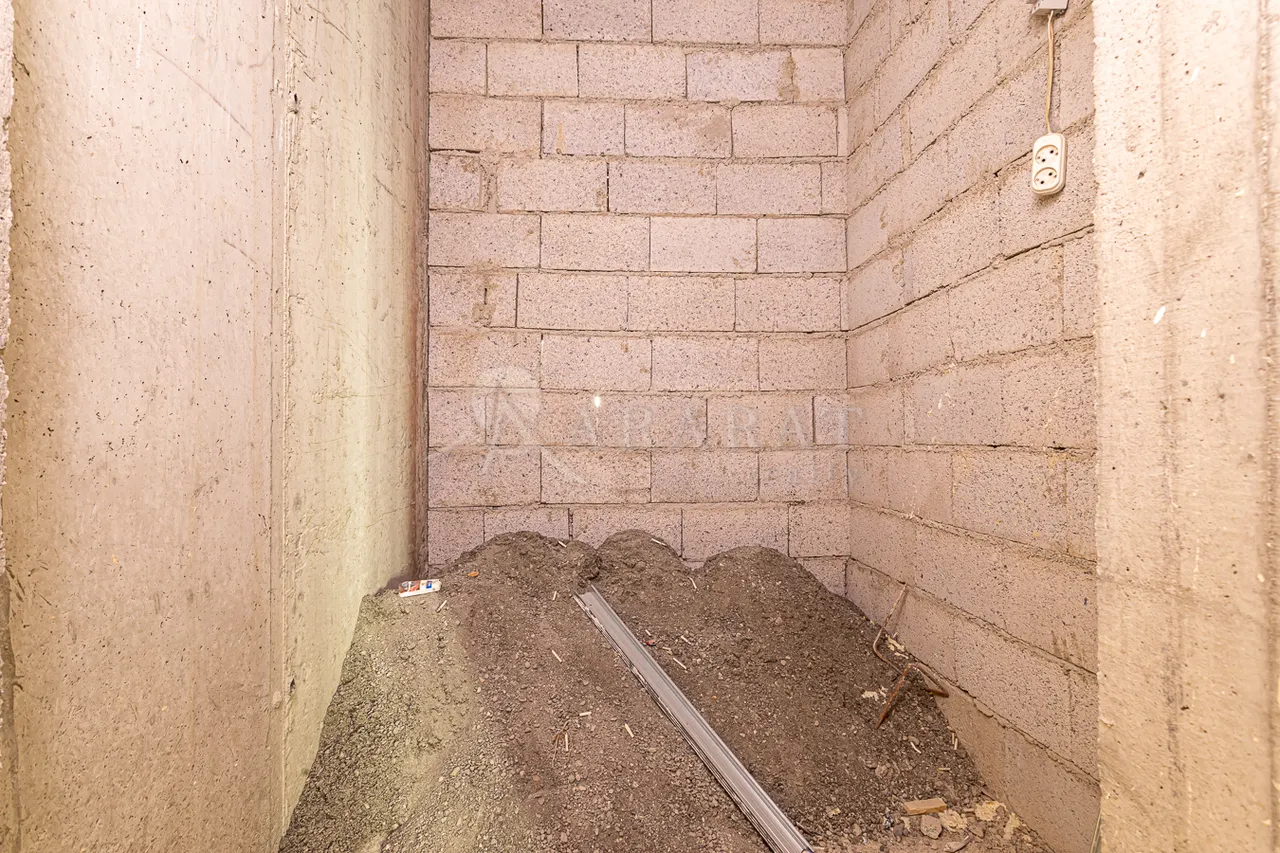 4 bedroom apartment for sale Antarayin, Leonid-Azgaldyan-Straße,, Center Yerevan, 157991