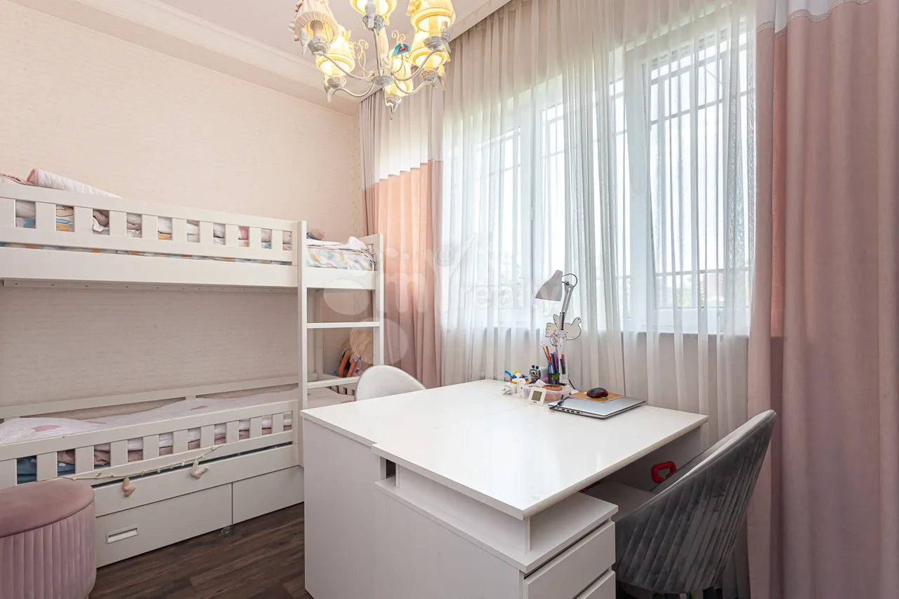 3 bedroom apartment for sale خیابان ماشتوتس, مرکز شهر ایروان, 157546