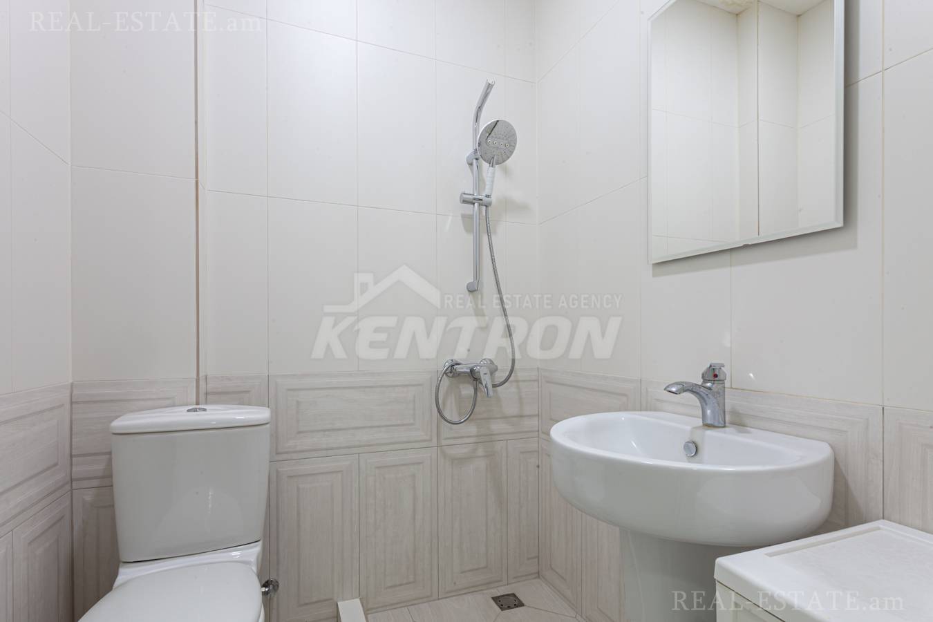 3 bedroom apartment for rent Antarayin St, Center Yerevan, 140316