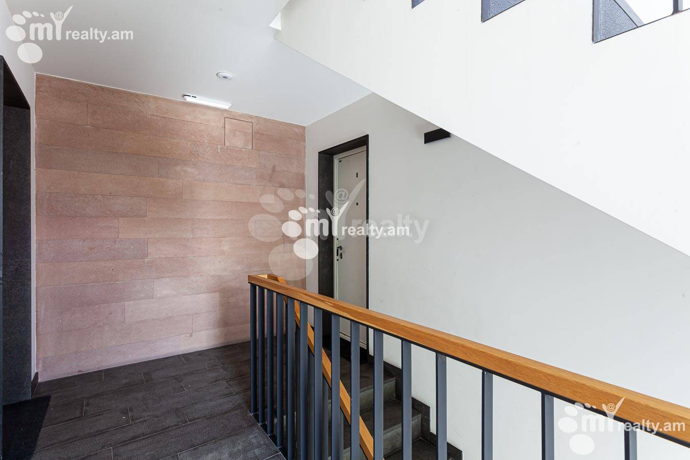 5 bedroom apartment for sale خیابان مامیکونیانتس کوچه, عربگیر ایروان, 155378