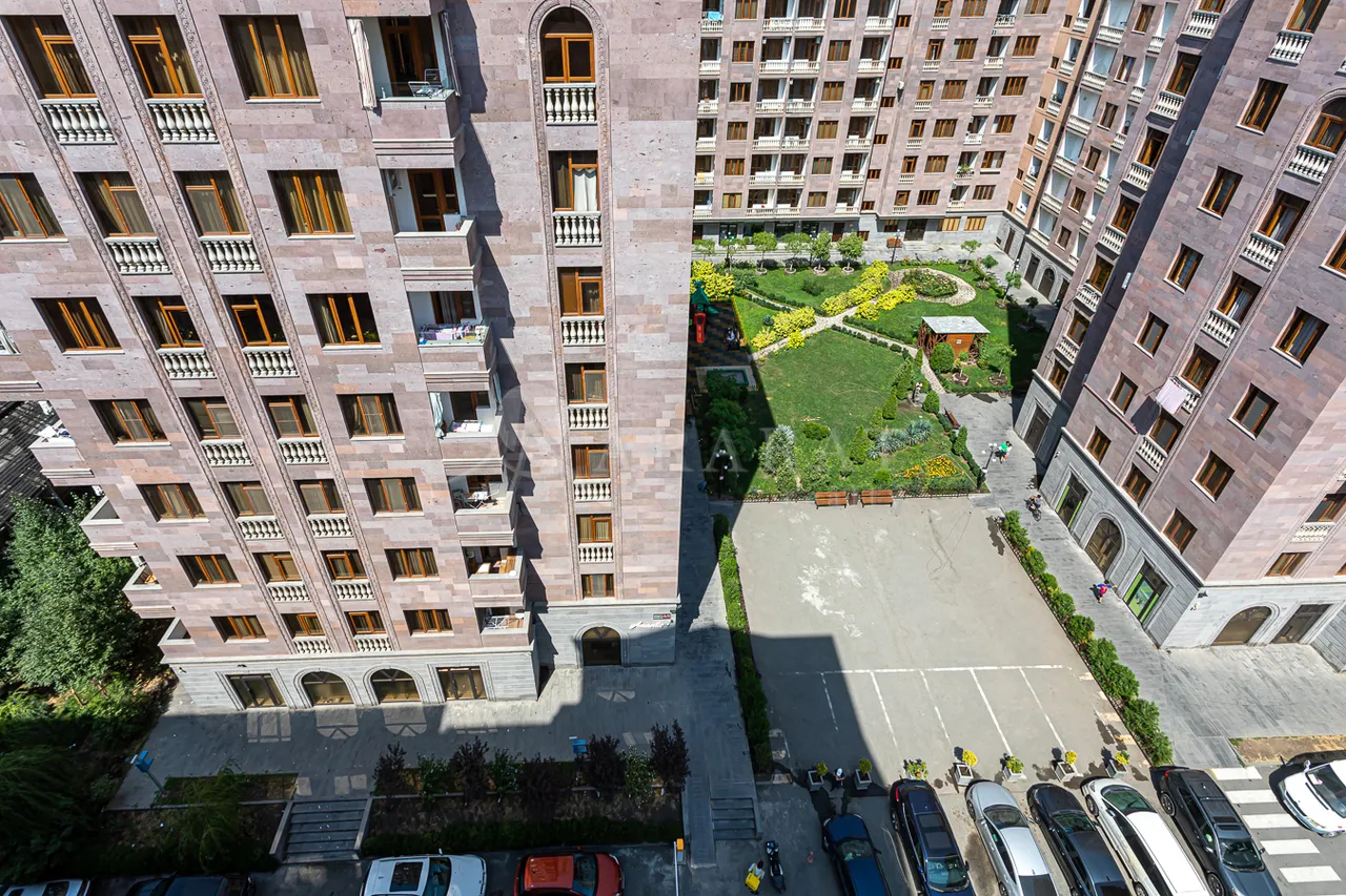 4 bedroom apartment for sale خیابان آدونس, عربگیر ایروان, 159645