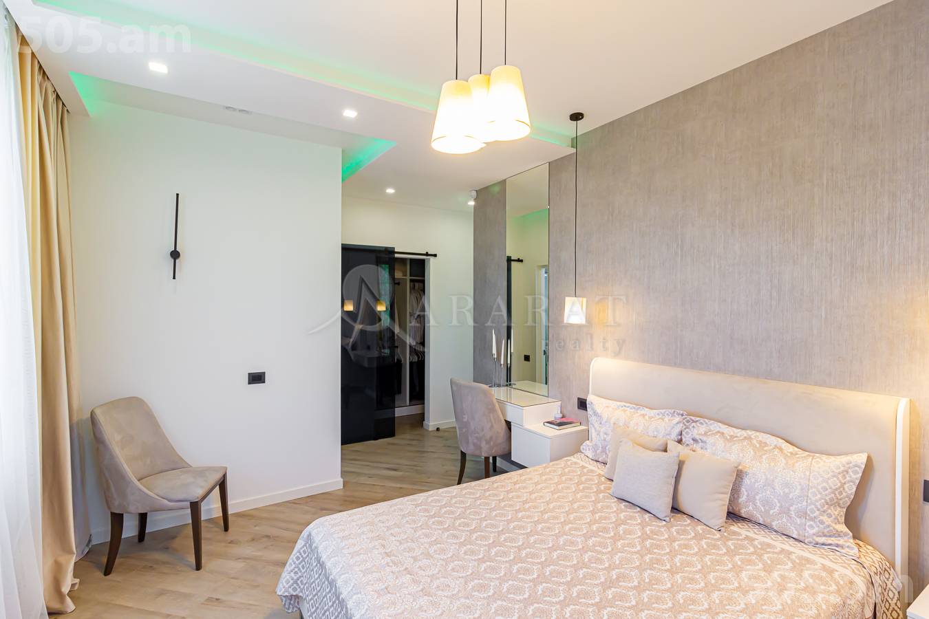 5 bedroom apartment for sale خیابان واهر. پاپازیان, عربگیر ایروان, 151557