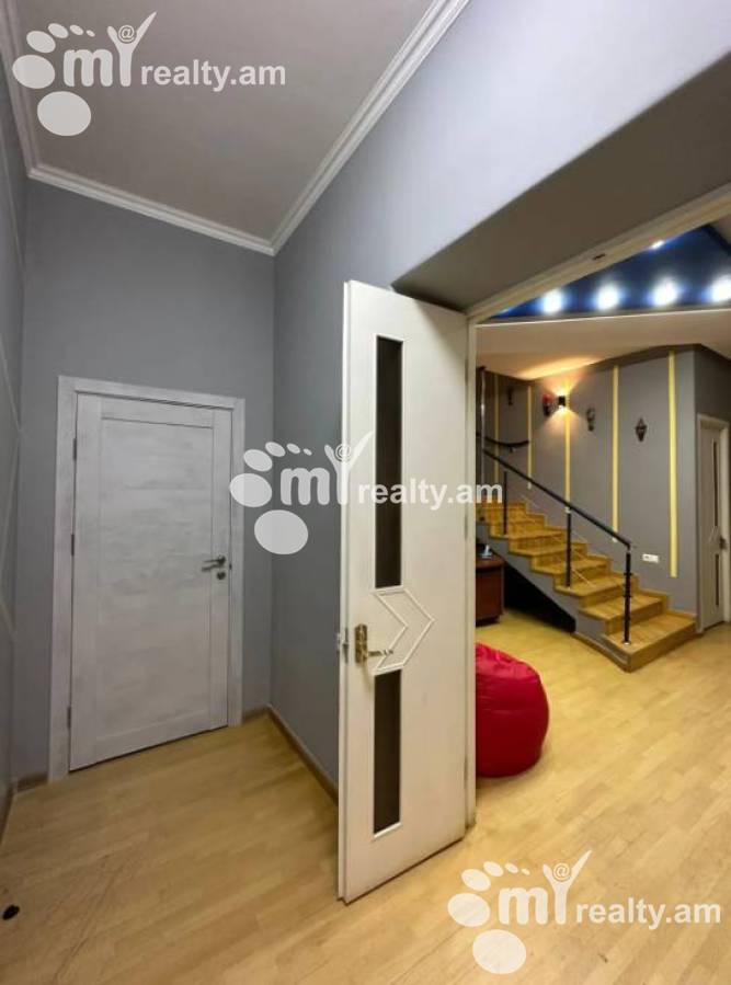 4 bedroom apartment for sale خیابان هانراپتوتیان, مرکز شهر ایروان, 154718