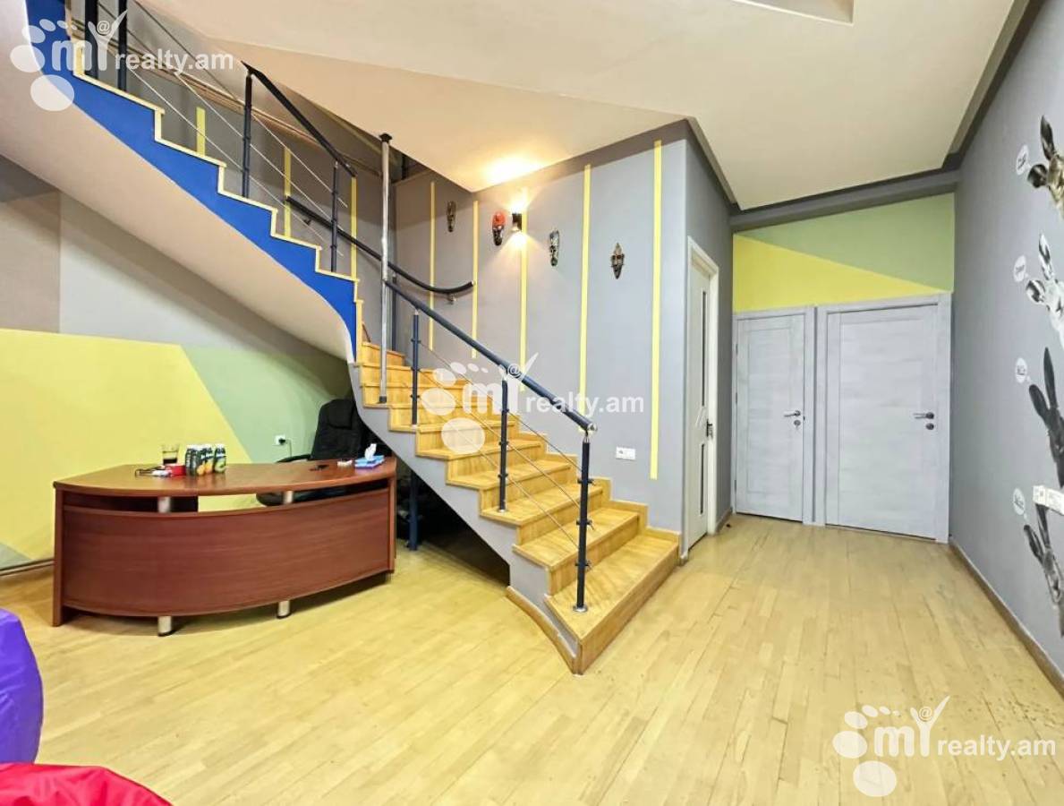 4 bedroom apartment for sale خیابان هانراپتوتیان, مرکز شهر ایروان, 154718