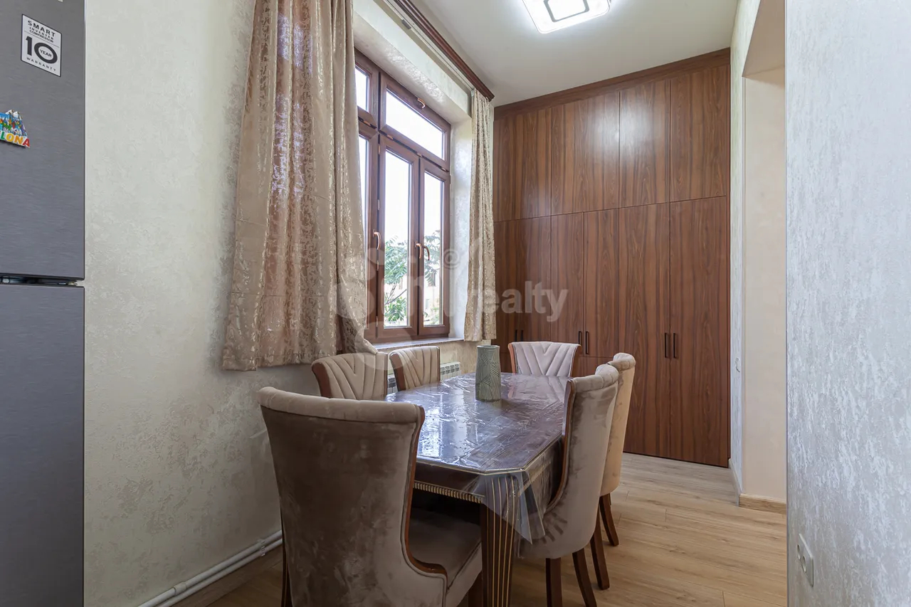 3 bedroom apartment for rent خیابان پارونیان, مرکز شهر ایروان, 157956