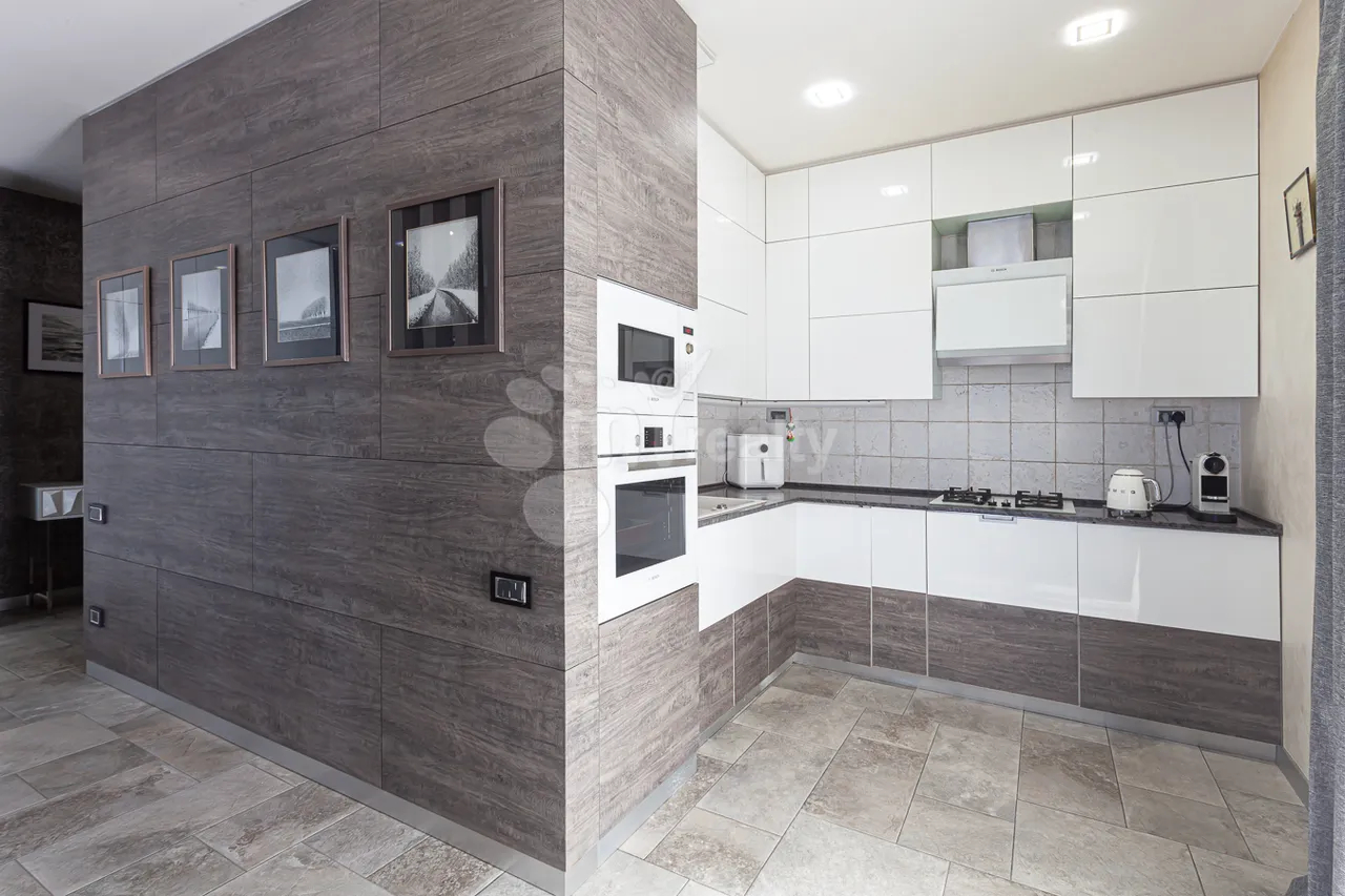 3 bedroom apartment for sale Antarayin St, Center Yerevan, 161759