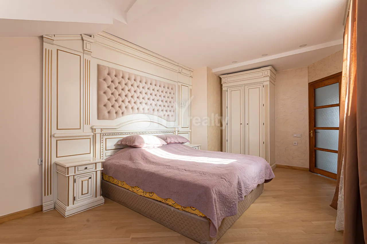 5 bedroom apartment for rent Spendiaryan St, Center Yerevan, 158573