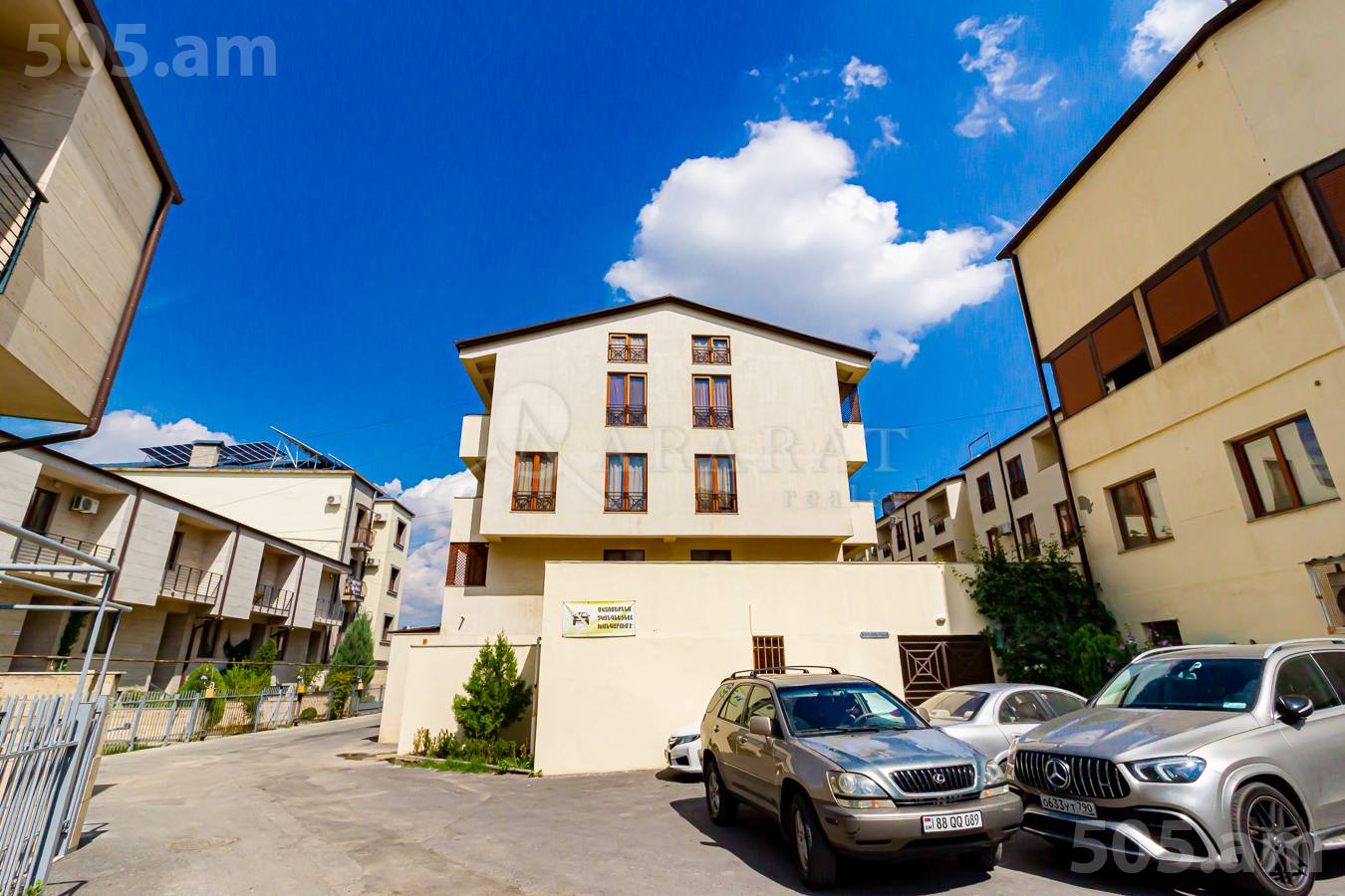 6 սենյականոց բնակարան  Ծարավ Աղբյուրի փող., Ավան Երևան, 152079