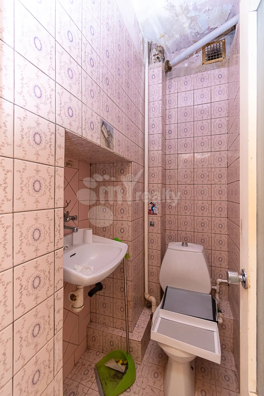 Купить 4 комнатную квартиру Азатутян пр, Арабкир Ереван, 160071