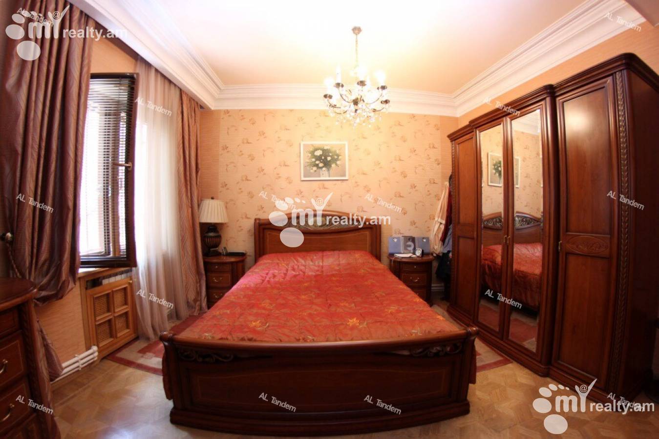 4 սենյականոց բնակարան  Սայաթ-Նովայի պող, Կենտրոն Երևան, 126447