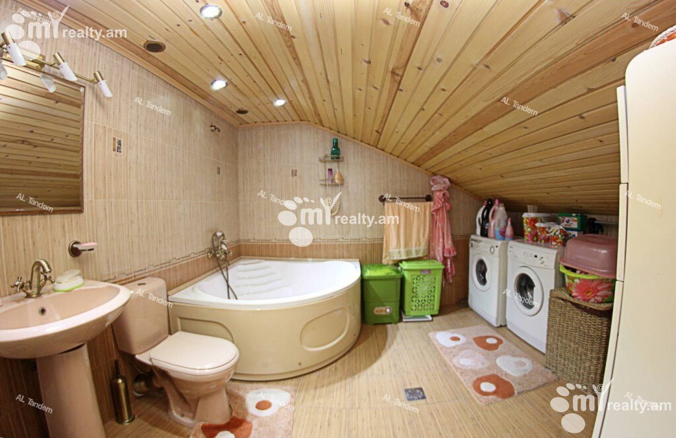 4 սենյականոց բնակարան  Սայաթ-Նովայի պող, Կենտրոն Երևան, 126447