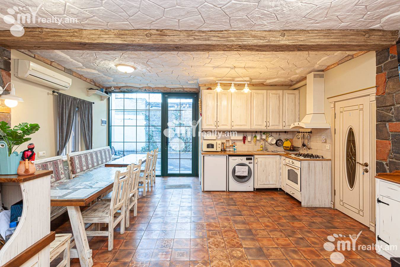 Commercial property for sale Zakyan St, Center Yerevan, 143784