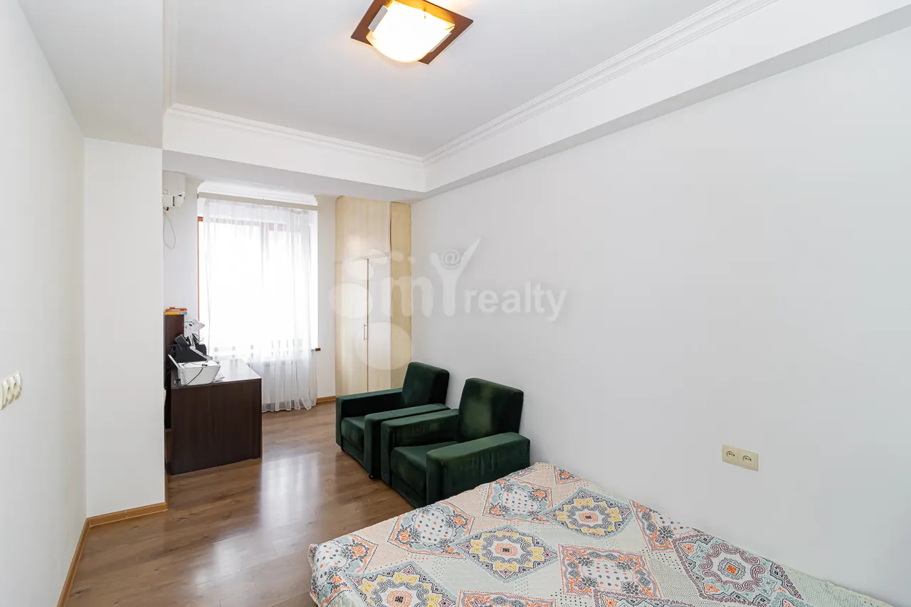 3 bedroom apartment for sale Antarayin St, Center Yerevan, 160792