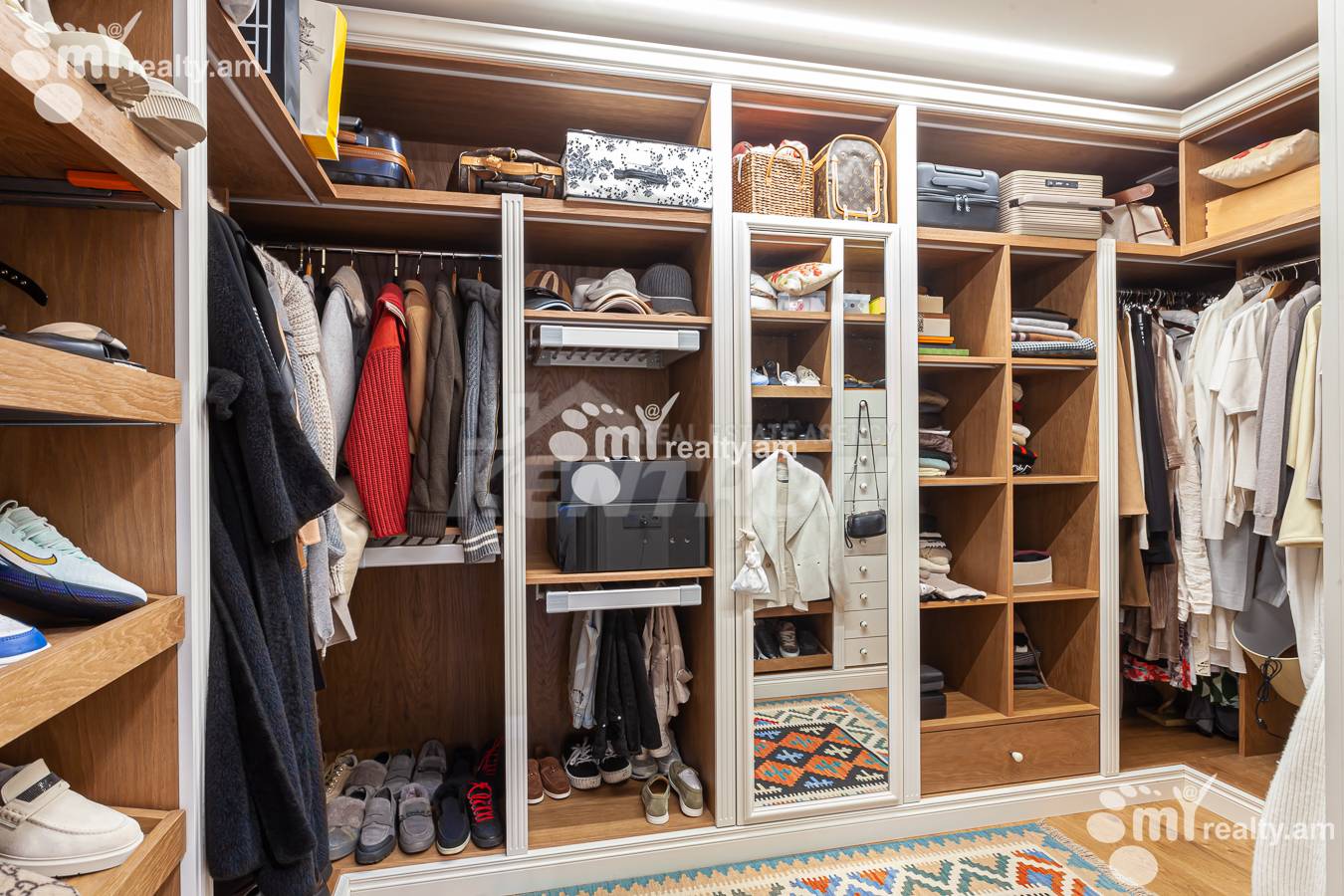 5 bedroom apartment for sale Buzand St, Center Yerevan, 154377