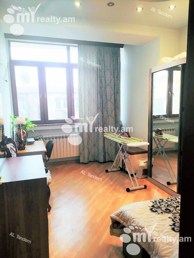 3 bedroom apartment for sale Aram St, Center Yerevan, 124279