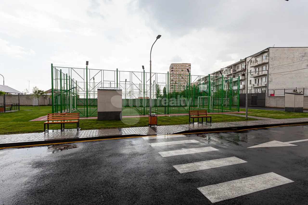 3 bedroom apartment for sale Hasratyan st., Adjapnyak Yerevan, 157406