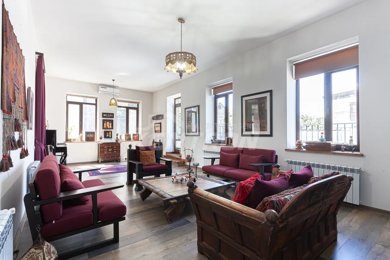 House for sale Fizkulturnikner St, Center Yerevan, 157324