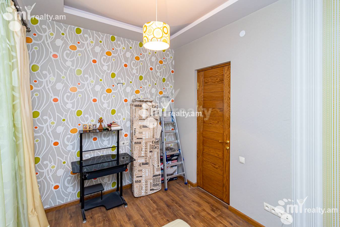 Снять 4 комнатную квартиру Анрапетутян ул, Центр Ереван, 151496