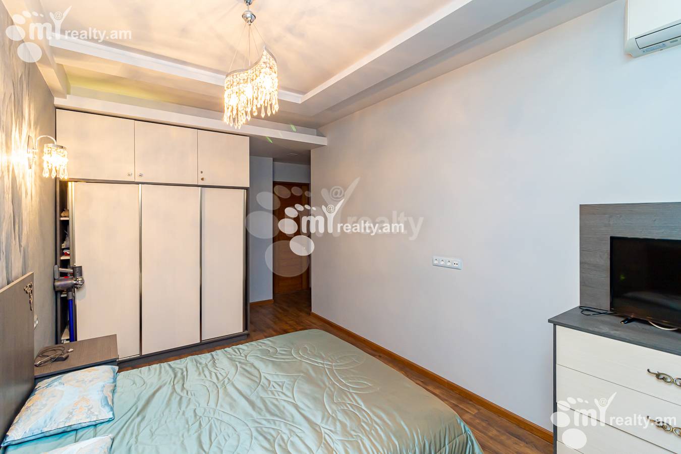 Снять 4 комнатную квартиру Анрапетутян ул, Центр Ереван, 151496