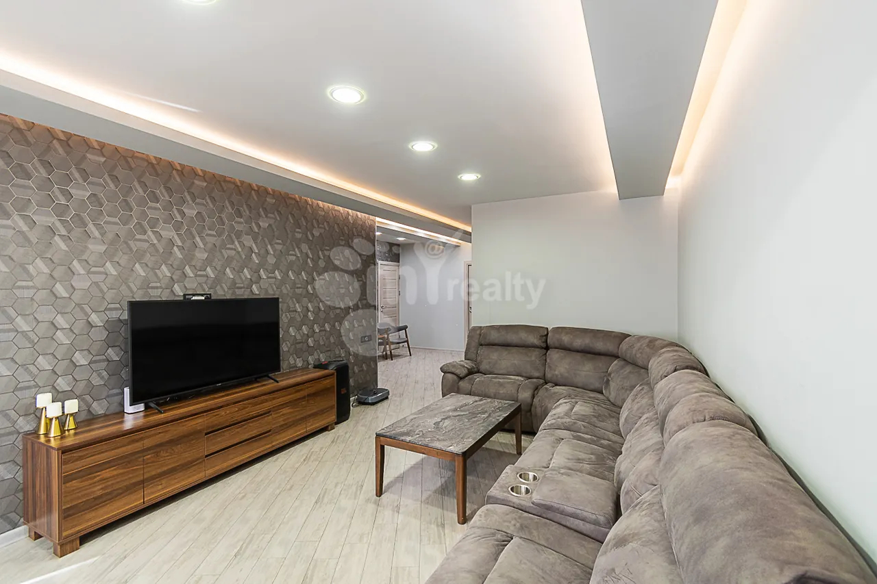 4 bedroom apartment for sale Paronyan St, Center Yerevan, 161626