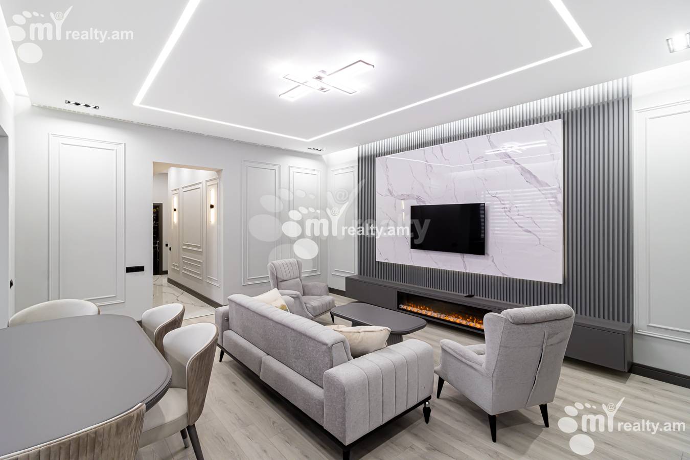 2 սենյականոց բնակարան  Հանրապետության փող, Կենտրոն Երևան, 153766