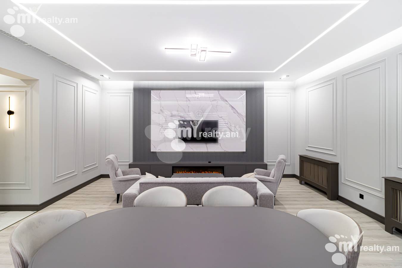 2 սենյականոց բնակարան  Հանրապետության փող, Կենտրոն Երևան, 153766