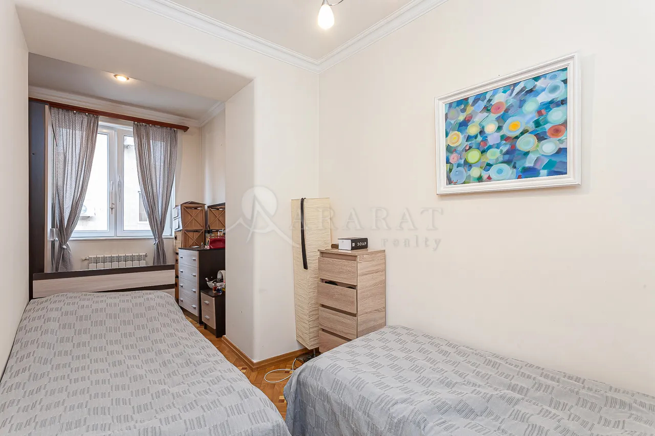 3 bedroom apartment for sale خیابان پوشکین, مرکز شهر ایروان, 158495