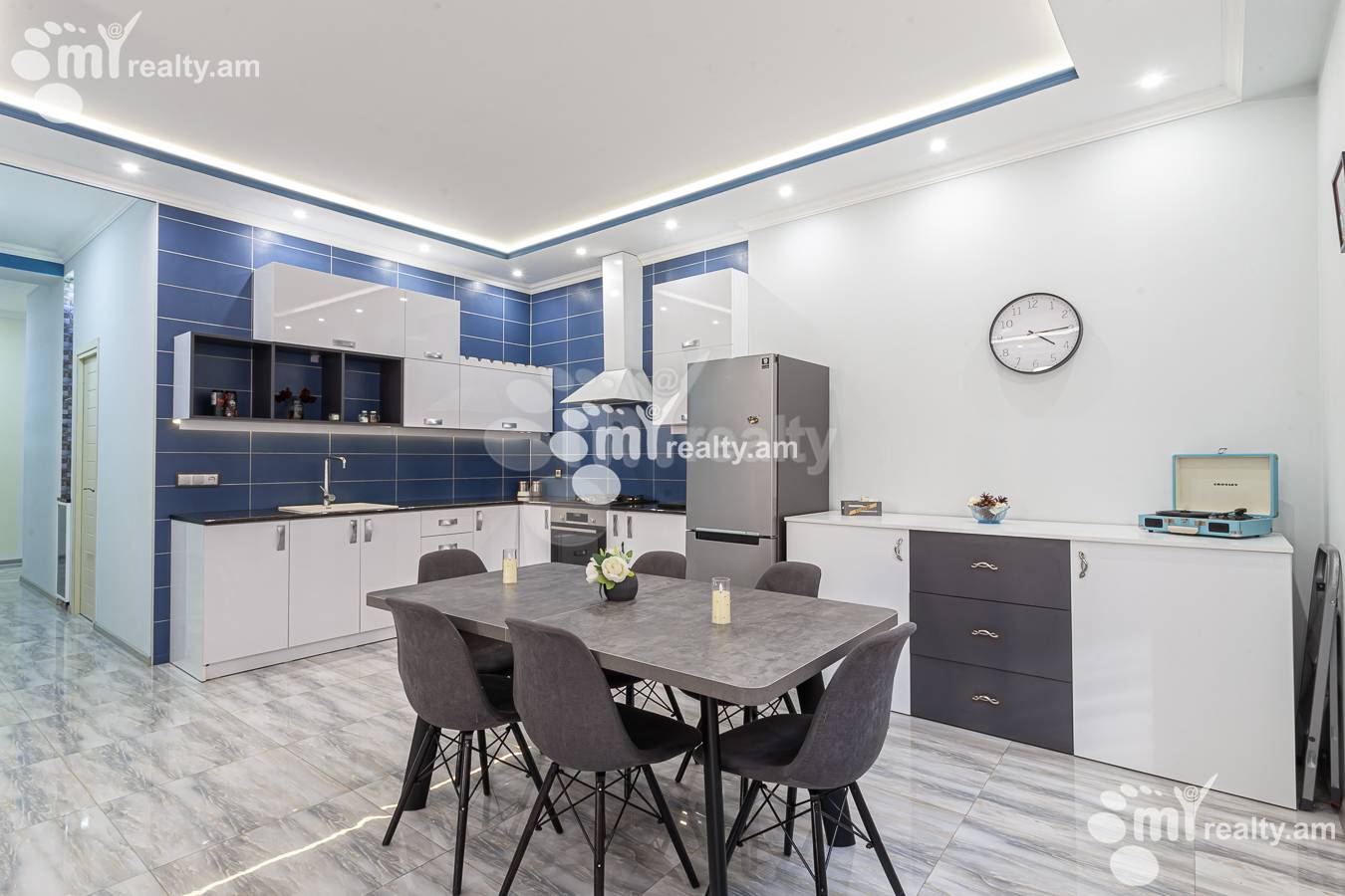 3 bedroom apartment for rent Amiryan St, Center Yerevan, 155460