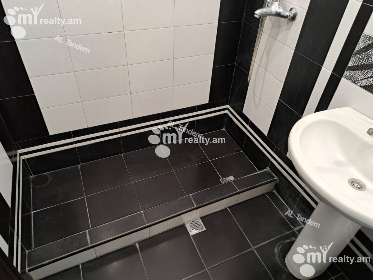 3 bedroom apartment for rent خیابان هامباردزومیان, عربگیر ایروان, 156697