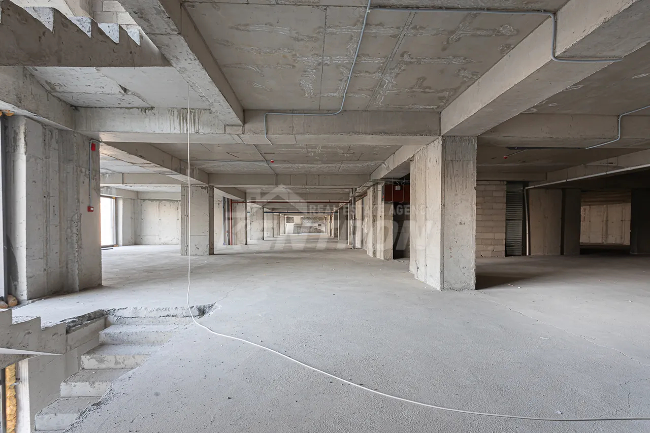 Commercial property for sale Paruyr Sevak  dis. 17 street, Awan Yerevan, 157751