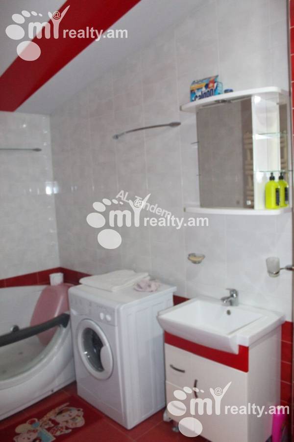 4 bedroom apartment for sale Rostom St, Center Yerevan, 148275