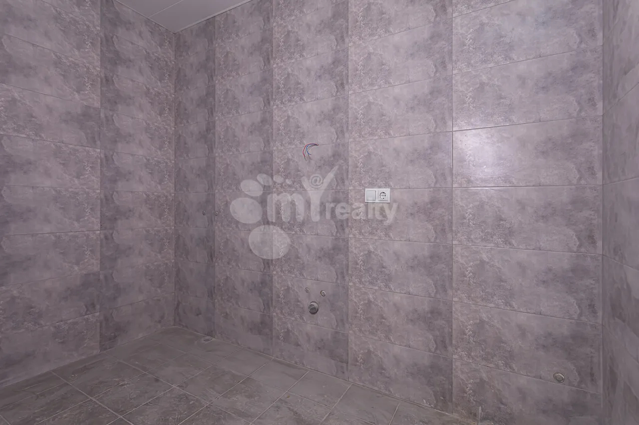 4 սենյականոց բնակարան  Մ․ Մելքոնյան փող, Կենտրոն Երևան, 160108